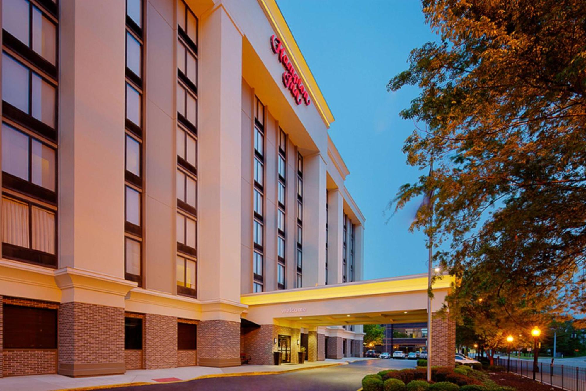 Hampton Inn Louisville Downtown Exterior photo